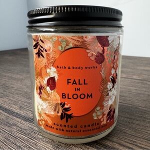 Bath & Body Works Fall in Bloom Single Wick Candle